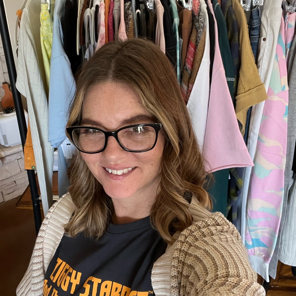 Thanks for Stopping By!❤️ Pet Friendly Closet! My brood of 7 🐾 - Picture 16 of 16